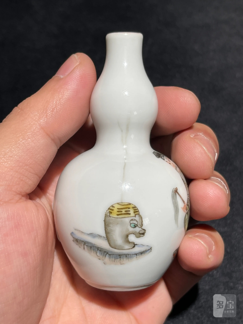 清咸丰 粉彩神仙人物纹小葫芦瓶一对 - 图3
